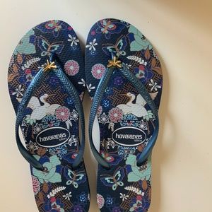 NWOT HAVAIANAS SLIM FLIP FLOPS